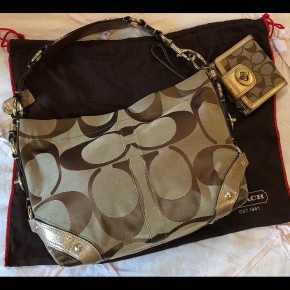 Coach Signature Tote - Picture 3 of 4